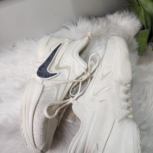 Nike Cosmic Unity 2Basketball Shoes Brand new - Picture 4 of 11